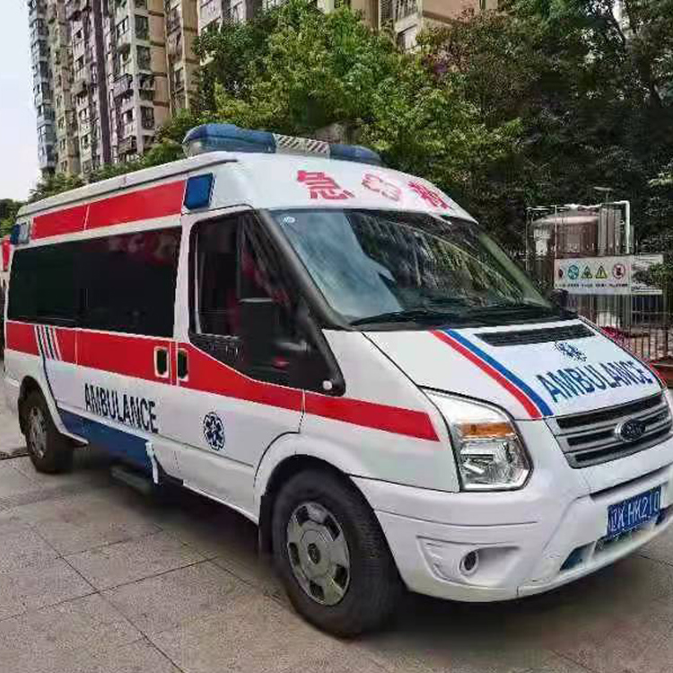 老街街道长途救护车护送病人返乡